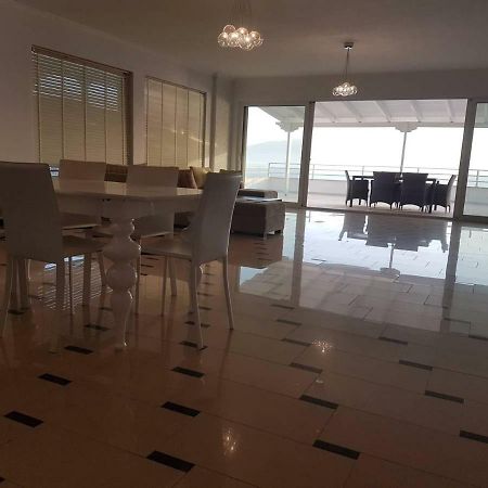 Sea Front Penthouse Lejlighed Sarandë Eksteriør billede