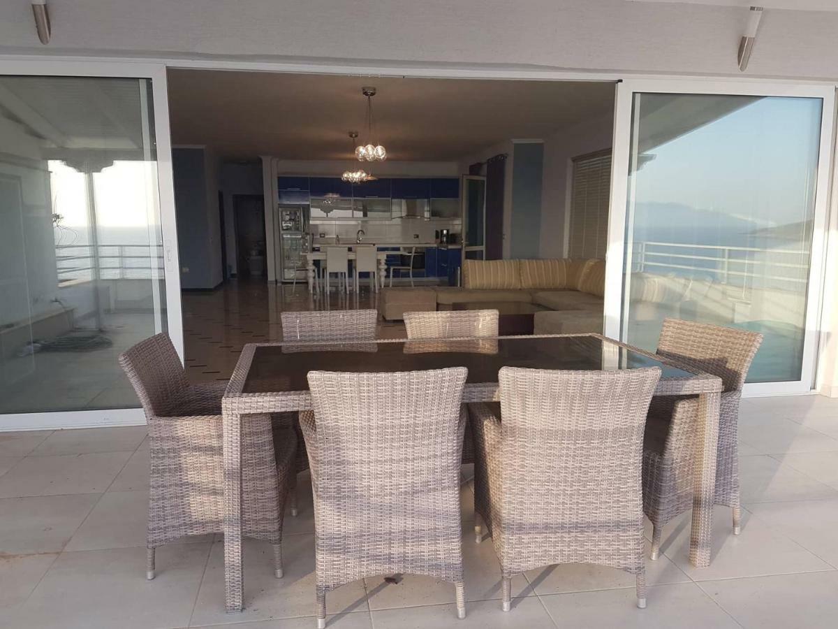 Sea Front Penthouse Lejlighed Sarandë Eksteriør billede