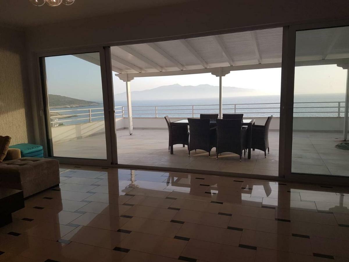 Sea Front Penthouse Lejlighed Sarandë Eksteriør billede